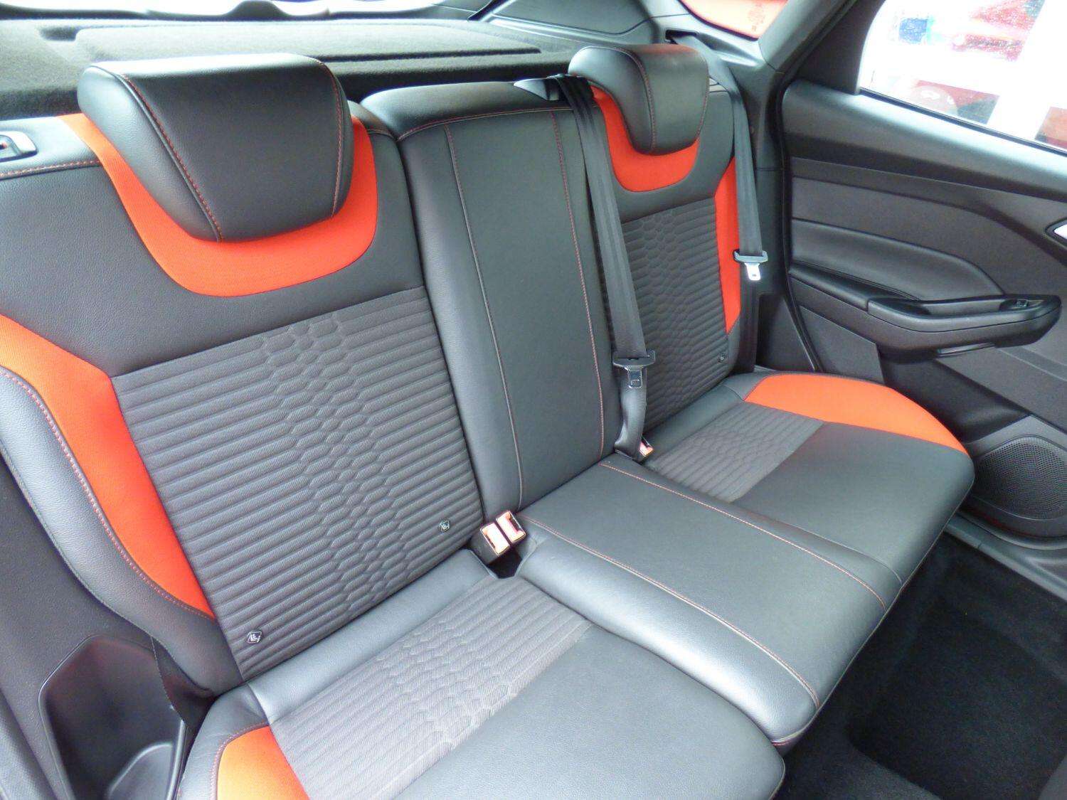 A 2015 FORD FOCUS 2.0 TDCi ST-2 5-DOOR 20 TAX,15 MONTHS WARRANTY , FULL CAM BELT KIT AND WATER PUMP A 2015 FORD FOCUS 2.0 TDCi ST-2 5-DOOR 20 TAX,15 MONTHS WARRANTY , FULL CAM BELT KIT AND WATER PUMP
