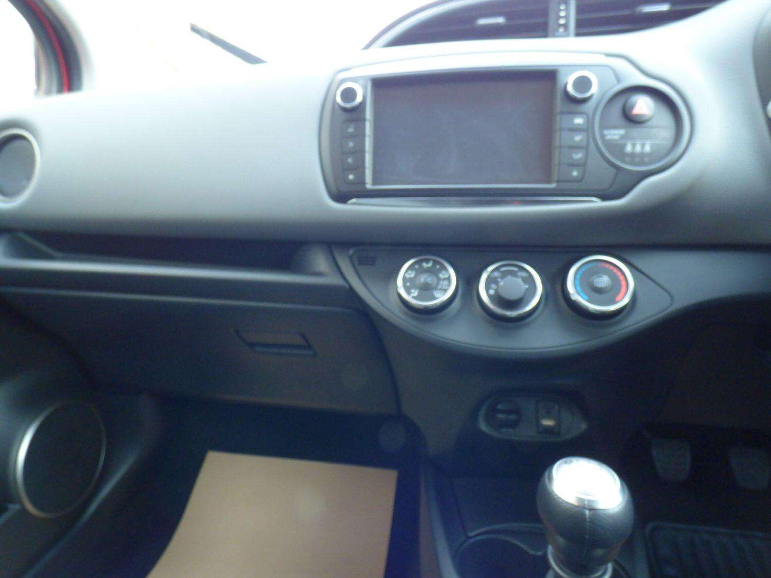 2015 TOYOTA YARIS 2015 TOYOTA YARIS