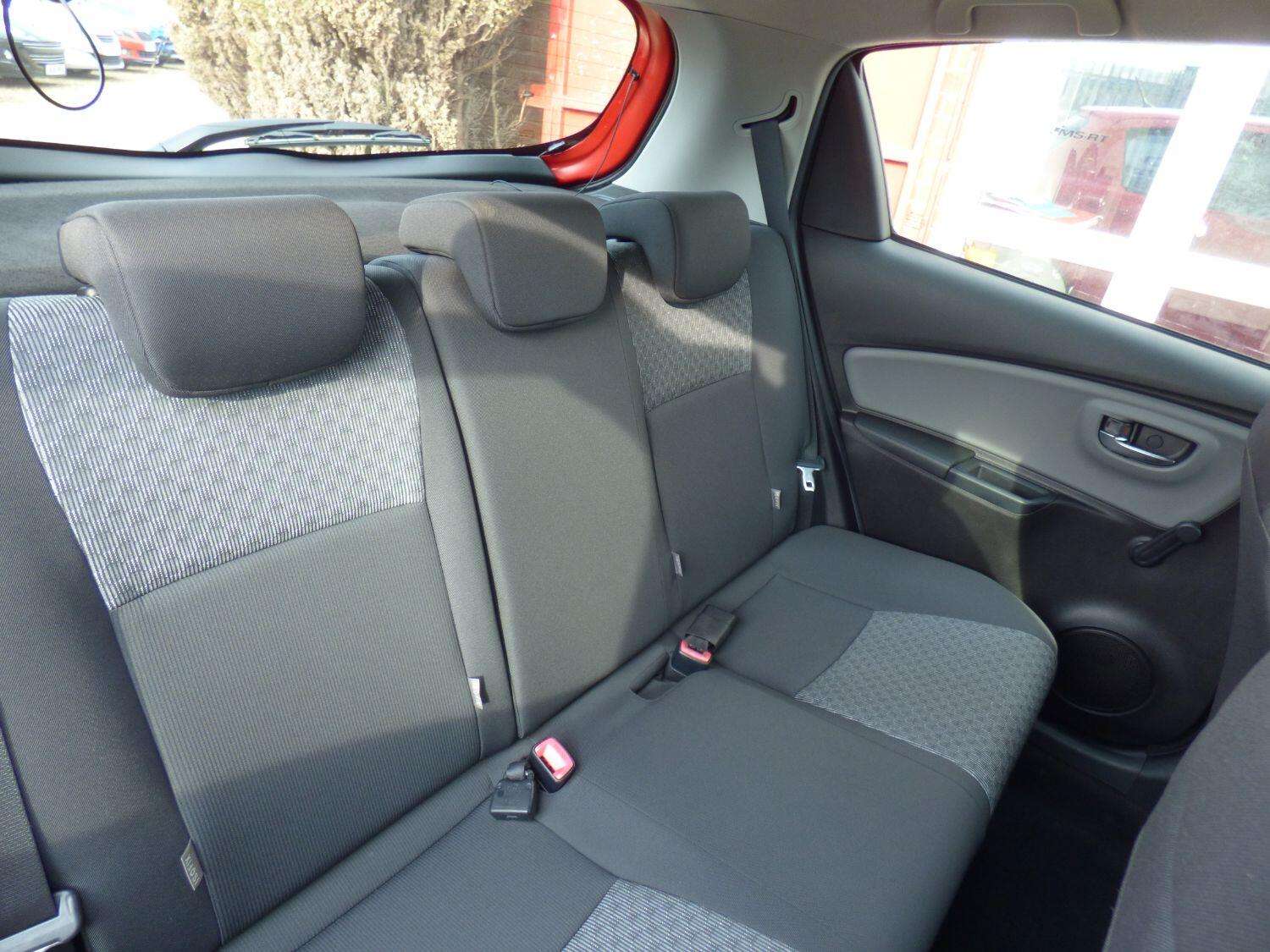 2015 TOYOTA YARIS 2015 TOYOTA YARIS