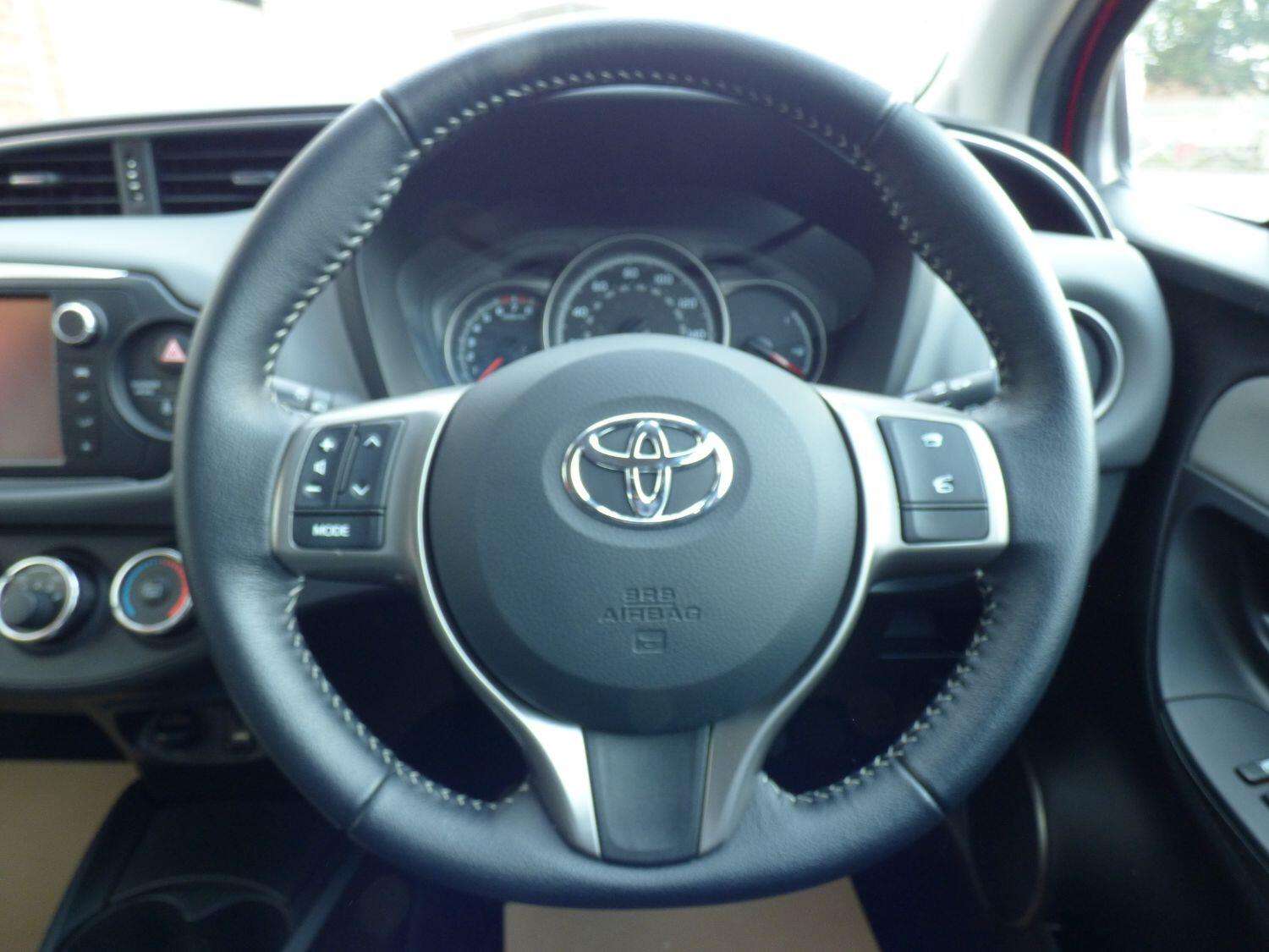 2015 TOYOTA YARIS 2015 TOYOTA YARIS