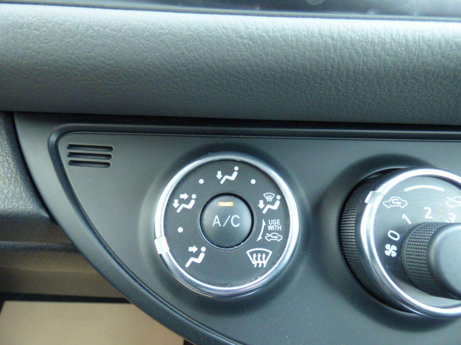 2015 TOYOTA YARIS 2015 TOYOTA YARIS