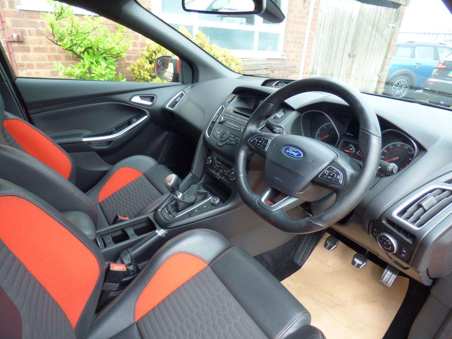 A 2015 FORD FOCUS 2.0 TDCi ST-2 5-DOOR 20 TAX,15 MONTHS WARRANTY , FULL CAM BELT KIT AND WATER PUMP A 2015 FORD FOCUS 2.0 TDCi ST-2 5-DOOR 20 TAX,15 MONTHS WARRANTY , FULL CAM BELT KIT AND WATER PUMP