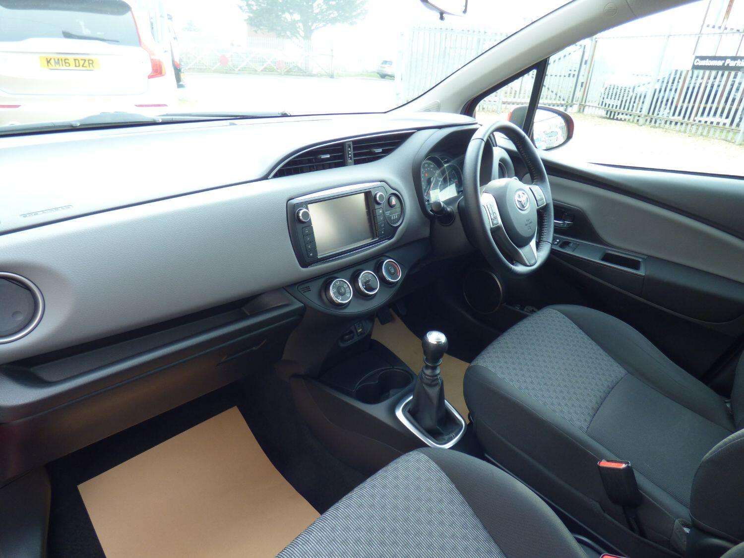 2015 TOYOTA YARIS 2015 TOYOTA YARIS