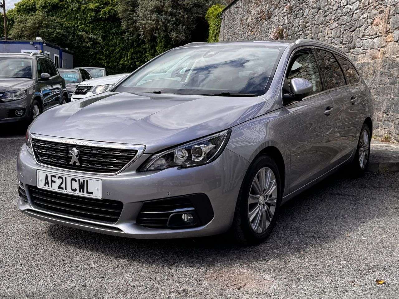 A 2021 PEUGEOT 308 1.5 BLUEHDI S/S SW ALLURE DIGITAL 5d 129 BHP A 2021 PEUGEOT 308 1.5 BLUEHDI S/S SW ALLURE DIGITAL 5d 129 BHP