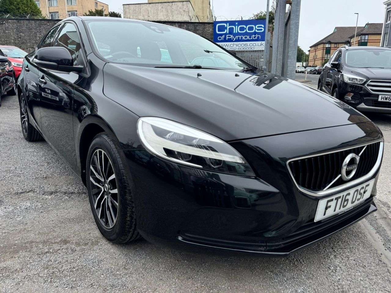 2016 VOLVO V40 2016 VOLVO V40