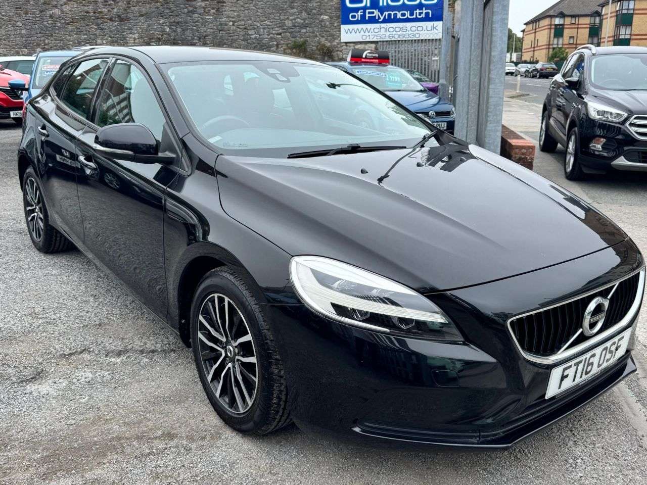 2016 VOLVO V40 2016 VOLVO V40