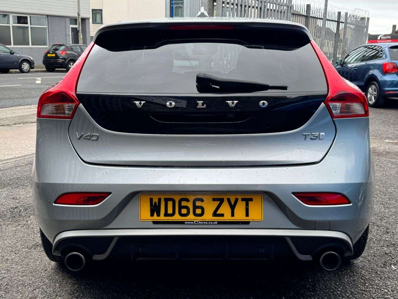 2016 VOLVO V40 2016 VOLVO V40