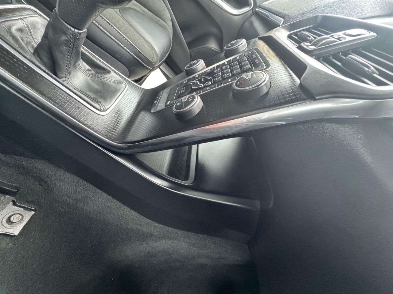 2016 VOLVO V40 2016 VOLVO V40