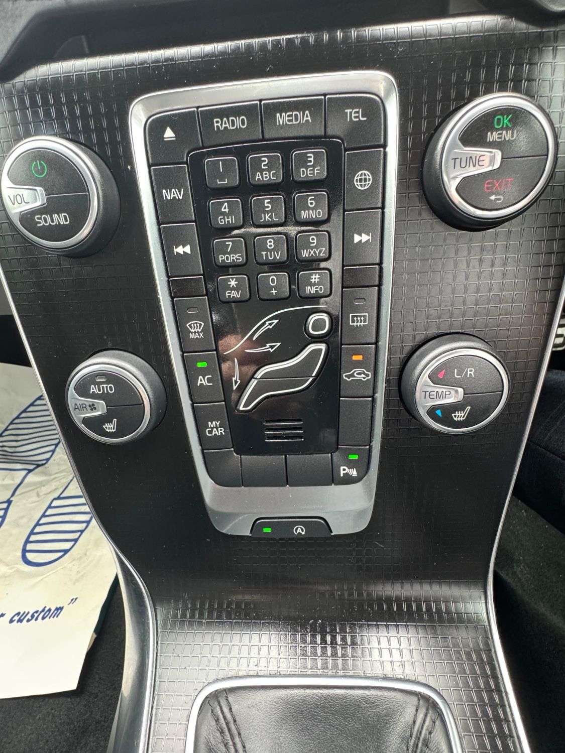 2016 VOLVO V40 2016 VOLVO V40