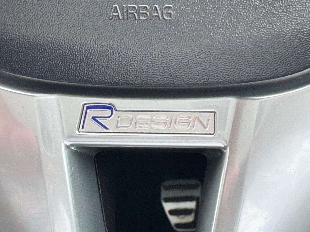 2016 VOLVO V40 2016 VOLVO V40