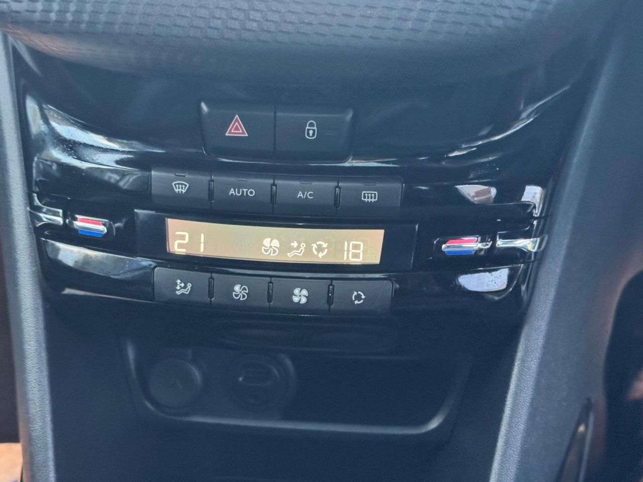 2018 PEUGEOT 2008 2018 PEUGEOT 2008