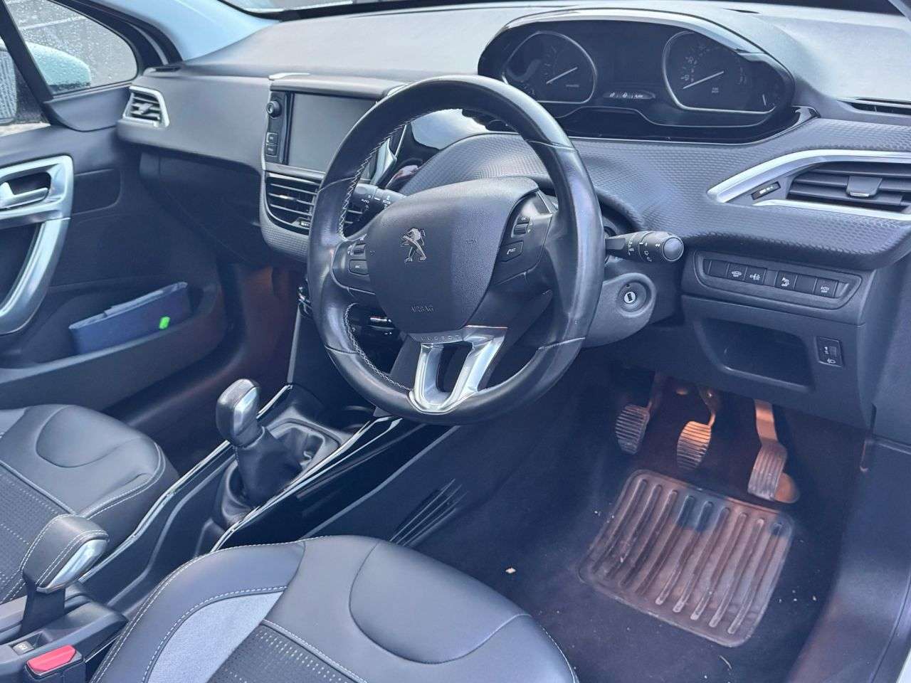 2018 PEUGEOT 2008 2018 PEUGEOT 2008