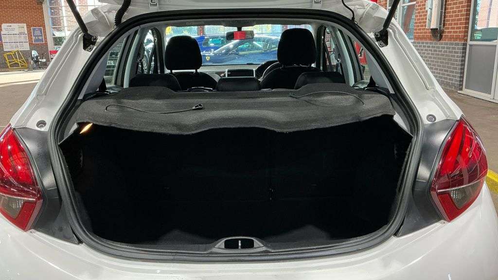 2016 PEUGEOT 208 2016 PEUGEOT 208