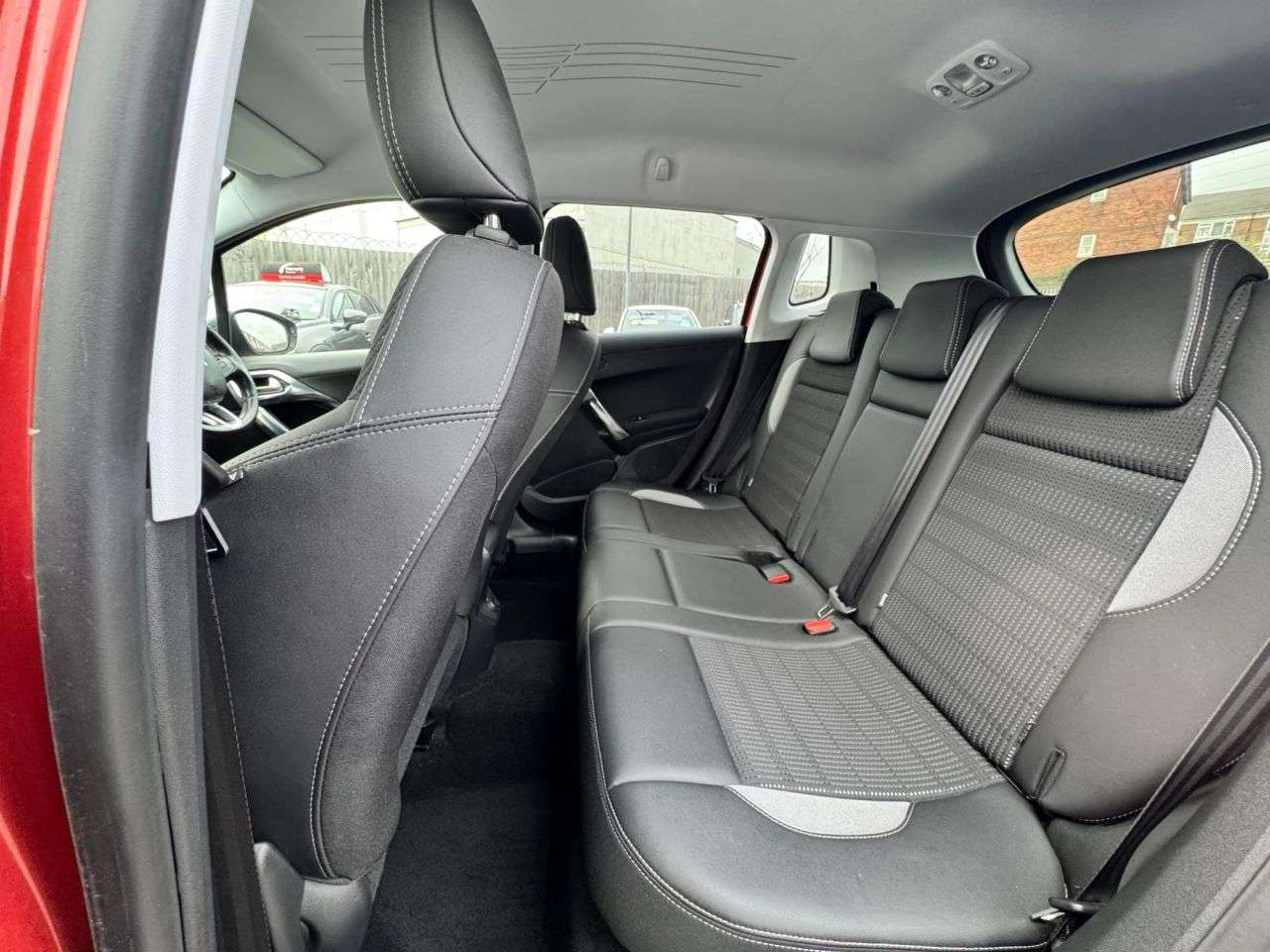 2015 PEUGEOT 2008 2015 PEUGEOT 2008