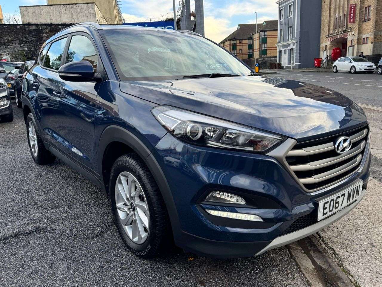 A 2017 HYUNDAI TUCSON 1.6 GDi Blue Drive SE SUV 5dr Petrol Manual Euro 6 (s/s) (132 ps) A 2017 HYUNDAI TUCSON 1.6 GDi Blue Drive SE SUV 5dr Petrol Manual Euro 6 (s/s) (132 ps)