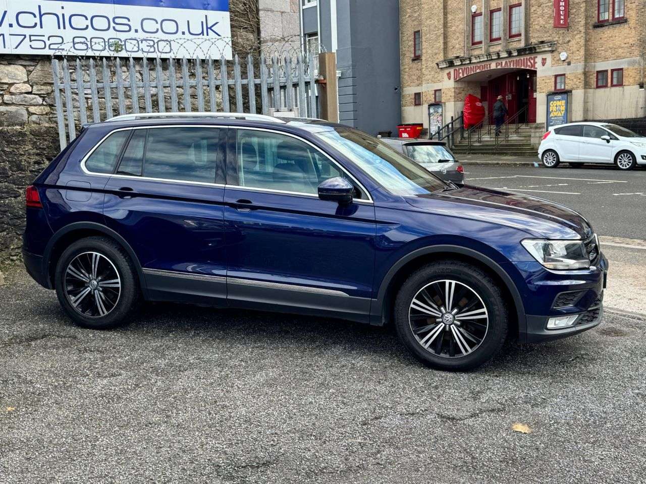 2017 VOLKSWAGEN TIGUAN 2017 VOLKSWAGEN TIGUAN