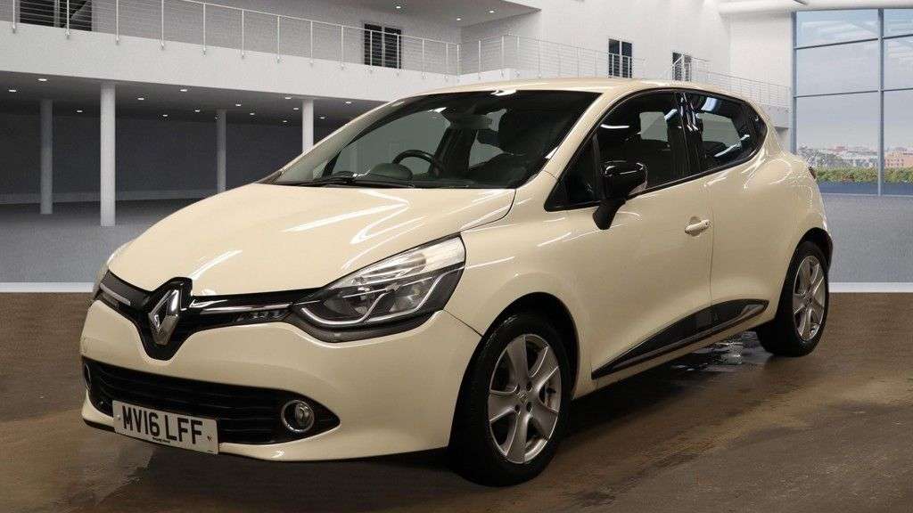 A 2016 RENAULT CLIO 1.5 dCi Dynamique Nav Hatchback 5dr Diesel Auto Euro 6 (90 ps) A 2016 RENAULT CLIO 1.5 dCi Dynamique Nav Hatchback 5dr Diesel Auto Euro 6 (90 ps)