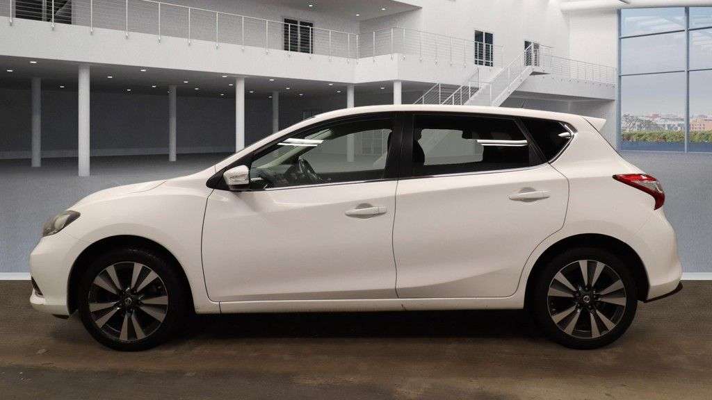 A 2017 NISSAN PULSAR 1.2 DIG-T N-Connecta Hatchback 5dr Petrol Manual Euro 6 (s/s) (115 ps) A 2017 NISSAN PULSAR 1.2 DIG-T N-Connecta Hatchback 5dr Petrol Manual Euro 6 (s/s) (115 ps)