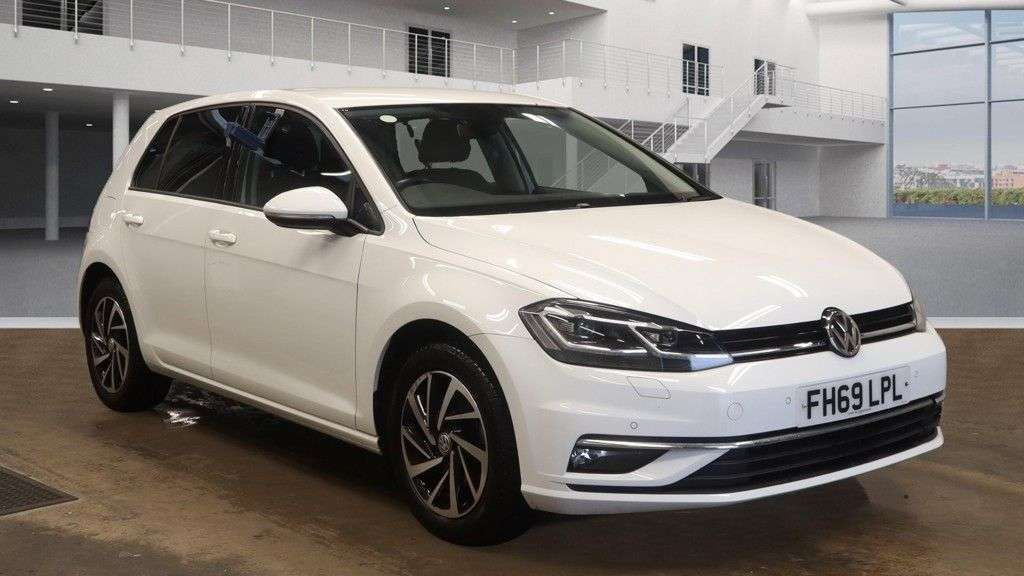 A 2019 VOLKSWAGEN GOLF 1.5 TSI EVO Match Edition Hatchback 5dr Petrol Manual Euro 6 (s/s) (150 ps) A 2019 VOLKSWAGEN GOLF 1.5 TSI EVO Match Edition Hatchback 5dr Petrol Manual Euro 6 (s/s) (150 ps)
