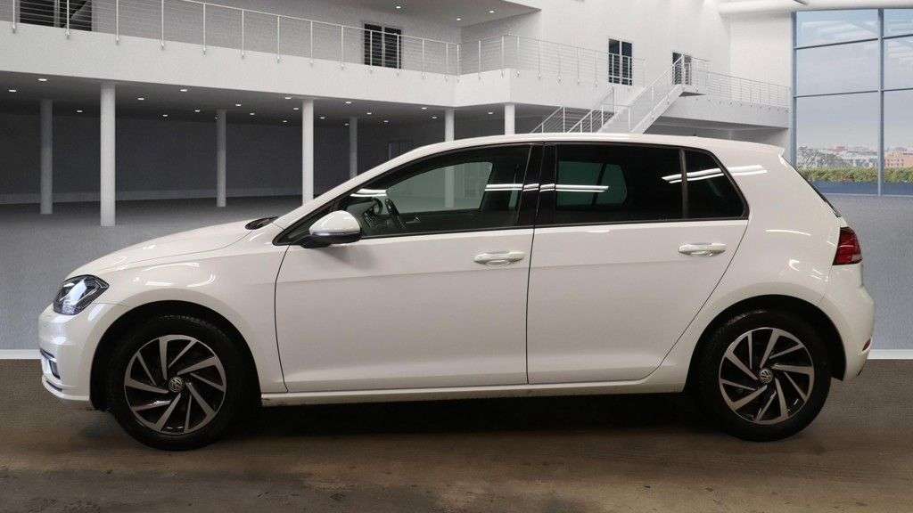A 2019 VOLKSWAGEN GOLF 1.5 TSI EVO Match Edition Hatchback 5dr Petrol Manual Euro 6 (s/s) (150 ps) A 2019 VOLKSWAGEN GOLF 1.5 TSI EVO Match Edition Hatchback 5dr Petrol Manual Euro 6 (s/s) (150 ps)