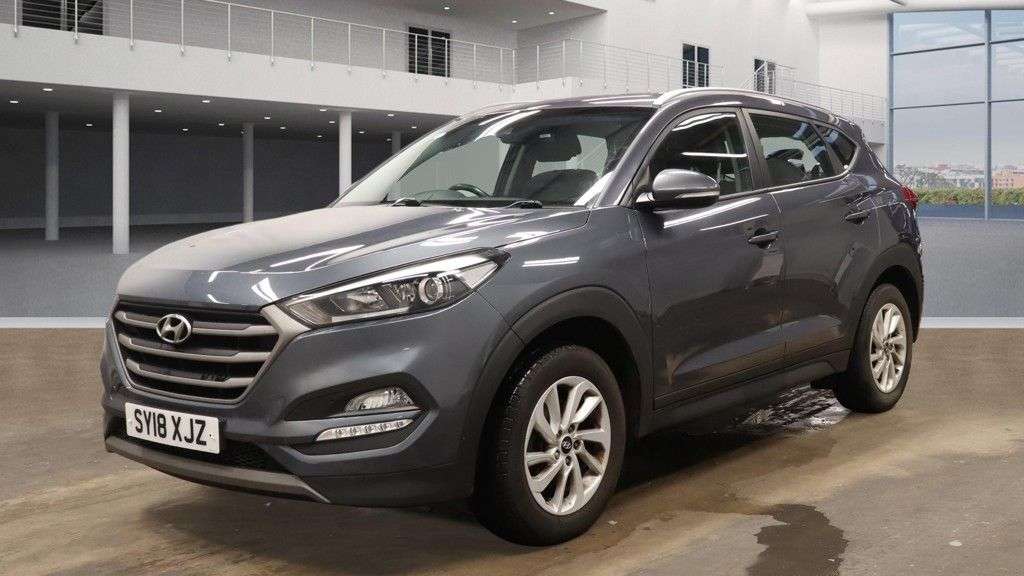 A 2018 HYUNDAI TUCSON 1.6 GDi Blue Drive SE Nav SUV 5dr Petrol Manual Euro 6 (s/s) (132 ps) A 2018 HYUNDAI TUCSON 1.6 GDi Blue Drive SE Nav SUV 5dr Petrol Manual Euro 6 (s/s) (132 ps)
