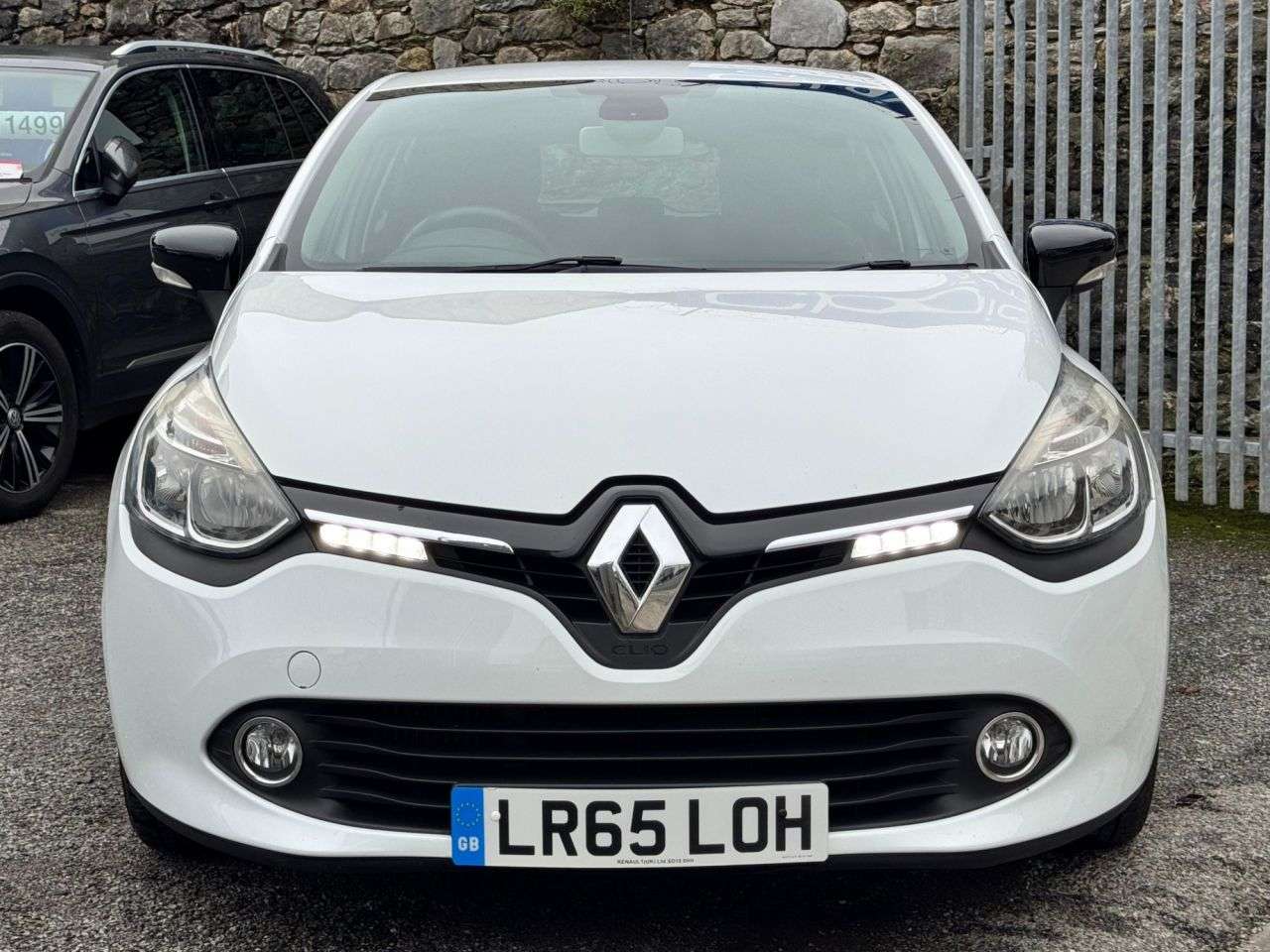 A 2015 RENAULT CLIO 1.5 dCi Dynamique Nav Hatchback 5dr Diesel Manual Euro 6 (s/s) (90 ps) A 2015 RENAULT CLIO 1.5 dCi Dynamique Nav Hatchback 5dr Diesel Manual Euro 6 (s/s) (90 ps)