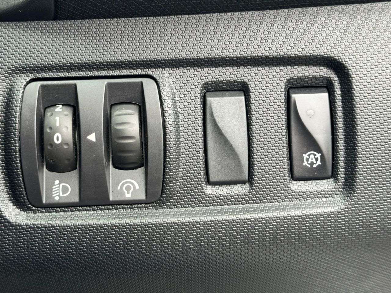 2015 RENAULT CLIO 2015 RENAULT CLIO