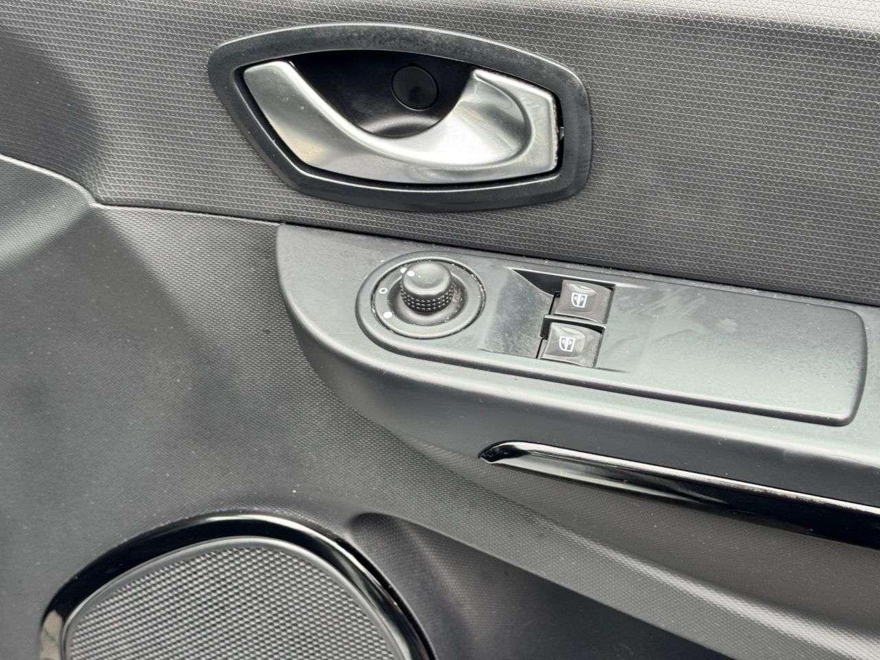 2015 RENAULT CLIO 2015 RENAULT CLIO