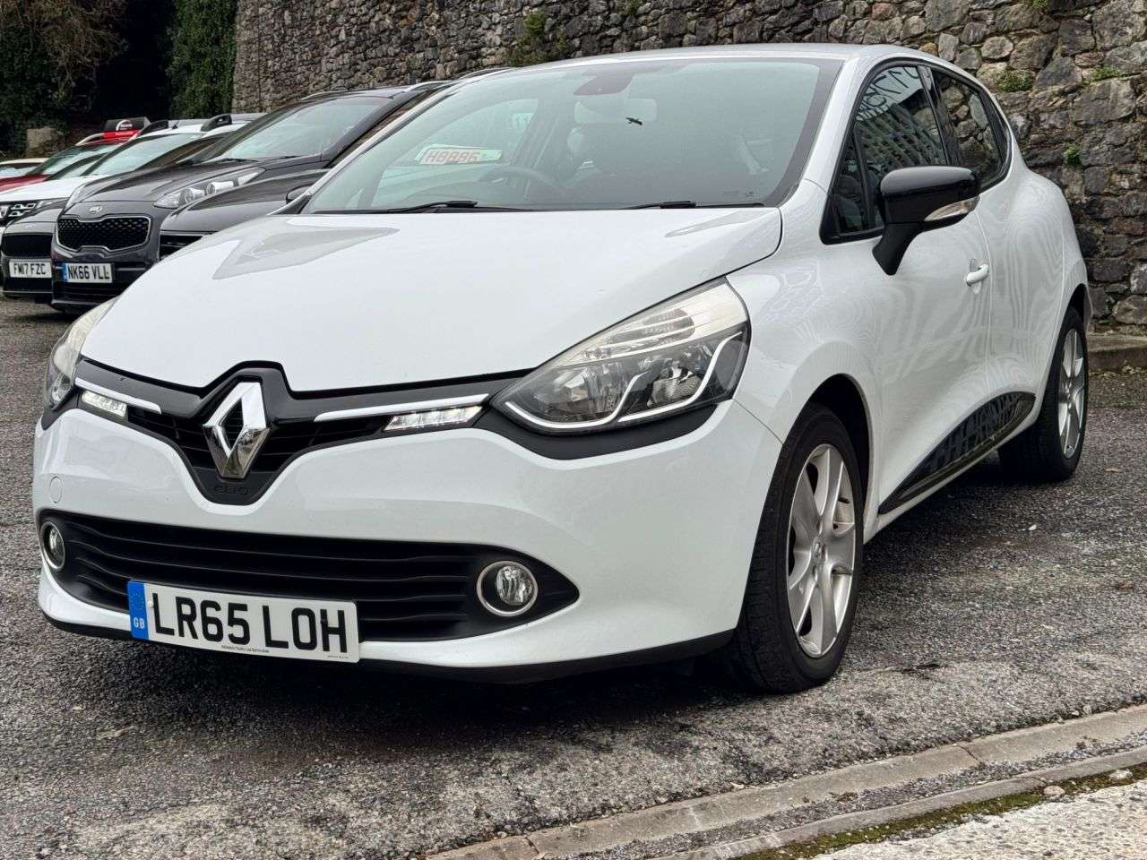 A 2015 RENAULT CLIO 1.5 dCi Dynamique Nav Hatchback 5dr Diesel Manual Euro 6 (s/s) (90 ps) A 2015 RENAULT CLIO 1.5 dCi Dynamique Nav Hatchback 5dr Diesel Manual Euro 6 (s/s) (90 ps)