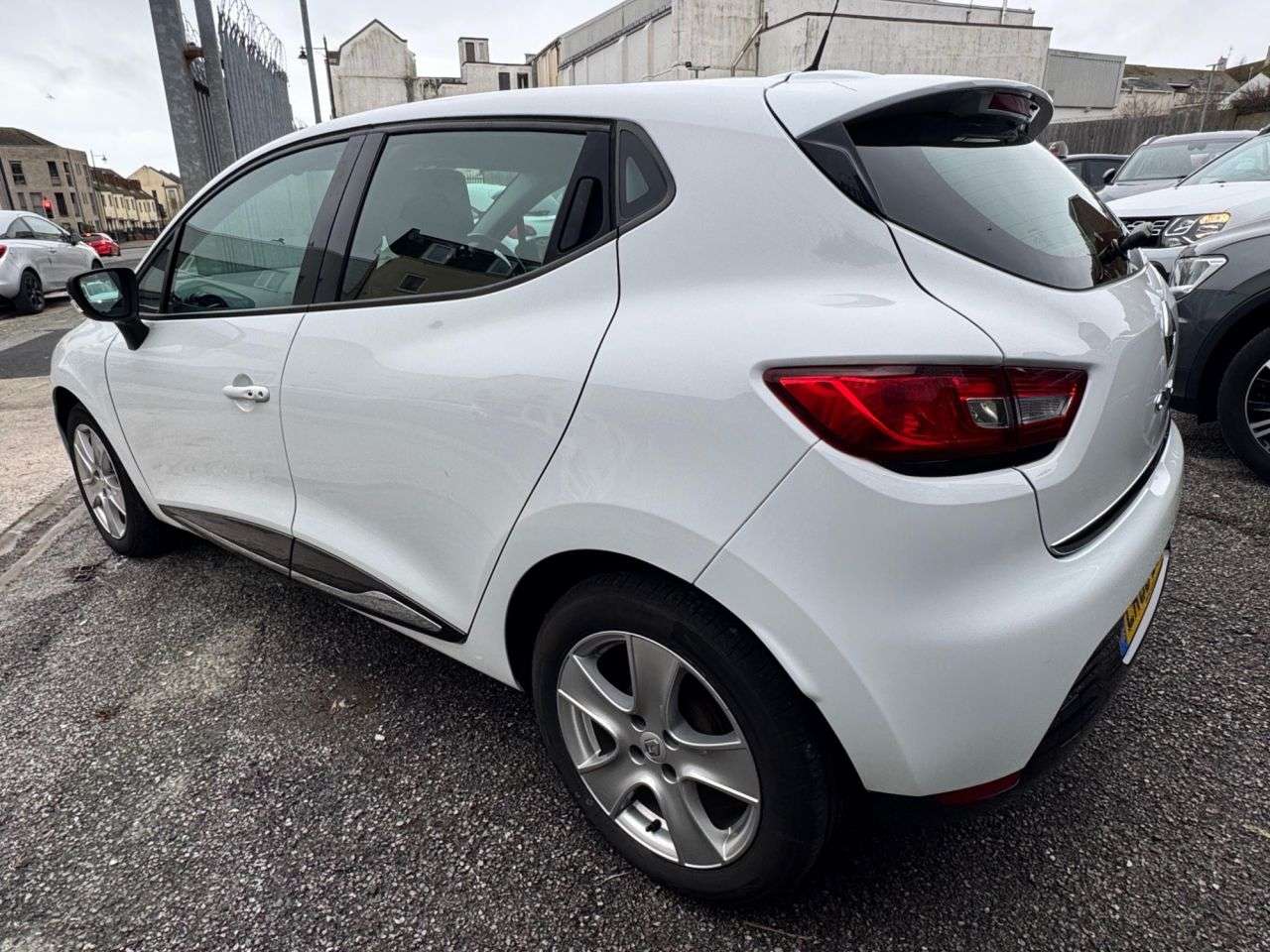 2015 RENAULT CLIO 2015 RENAULT CLIO