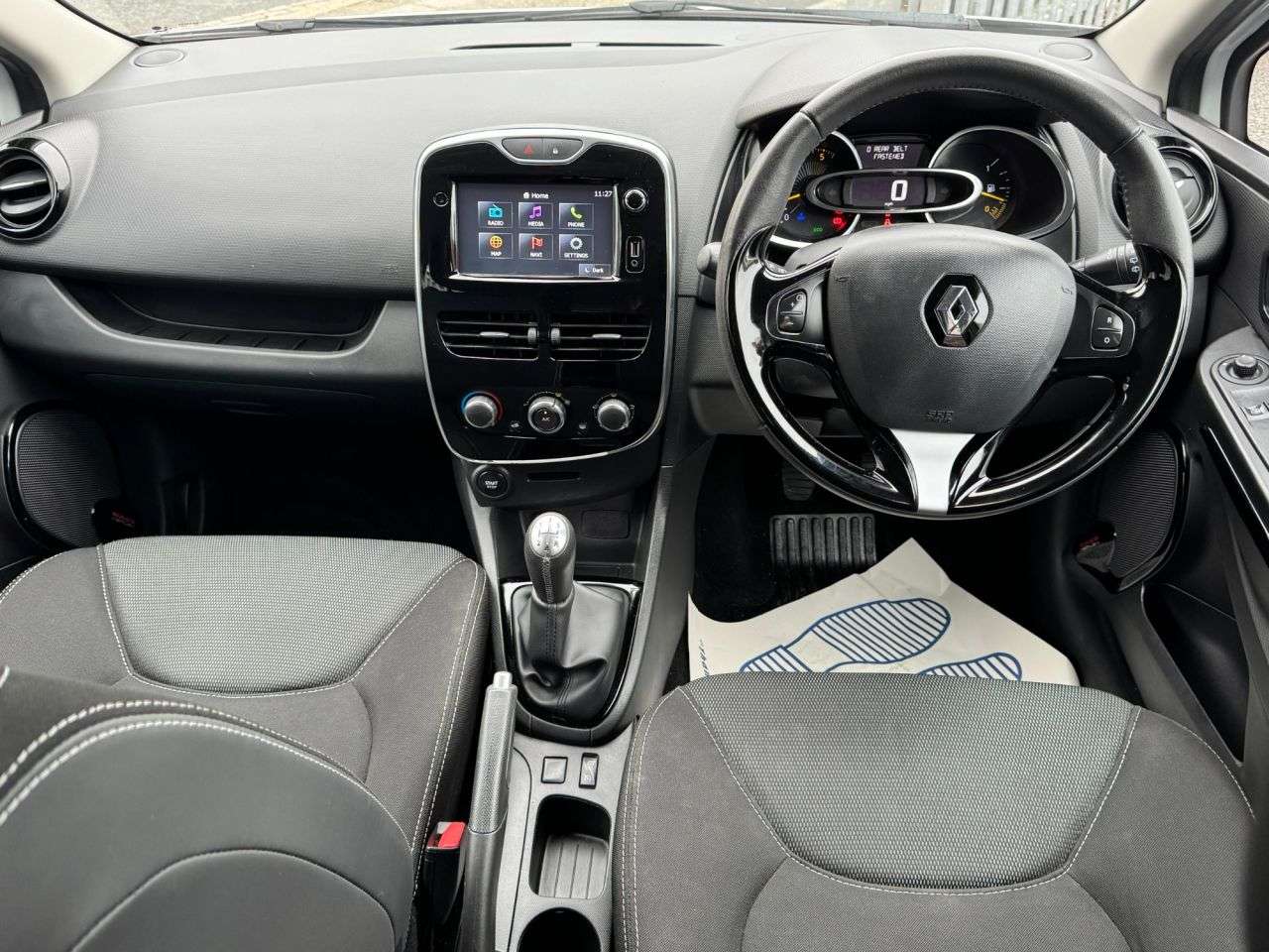 2015 RENAULT CLIO 2015 RENAULT CLIO