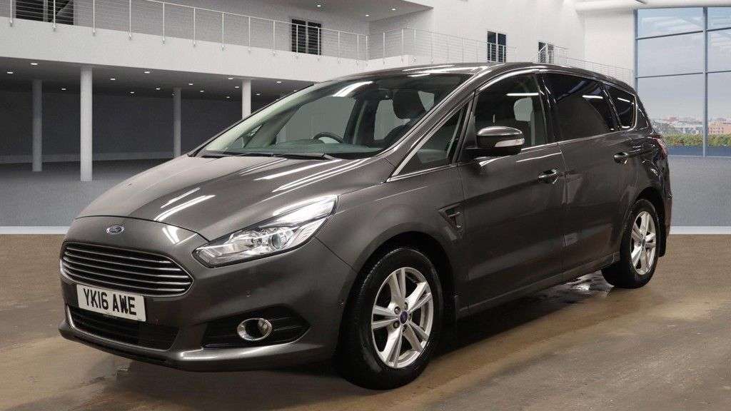 A 2016 FORD S-MAX 2.0 TDCi Titanium MPV 5dr Diesel Manual Euro 6 (s/s) (150 ps) A 2016 FORD S-MAX 2.0 TDCi Titanium MPV 5dr Diesel Manual Euro 6 (s/s) (150 ps)