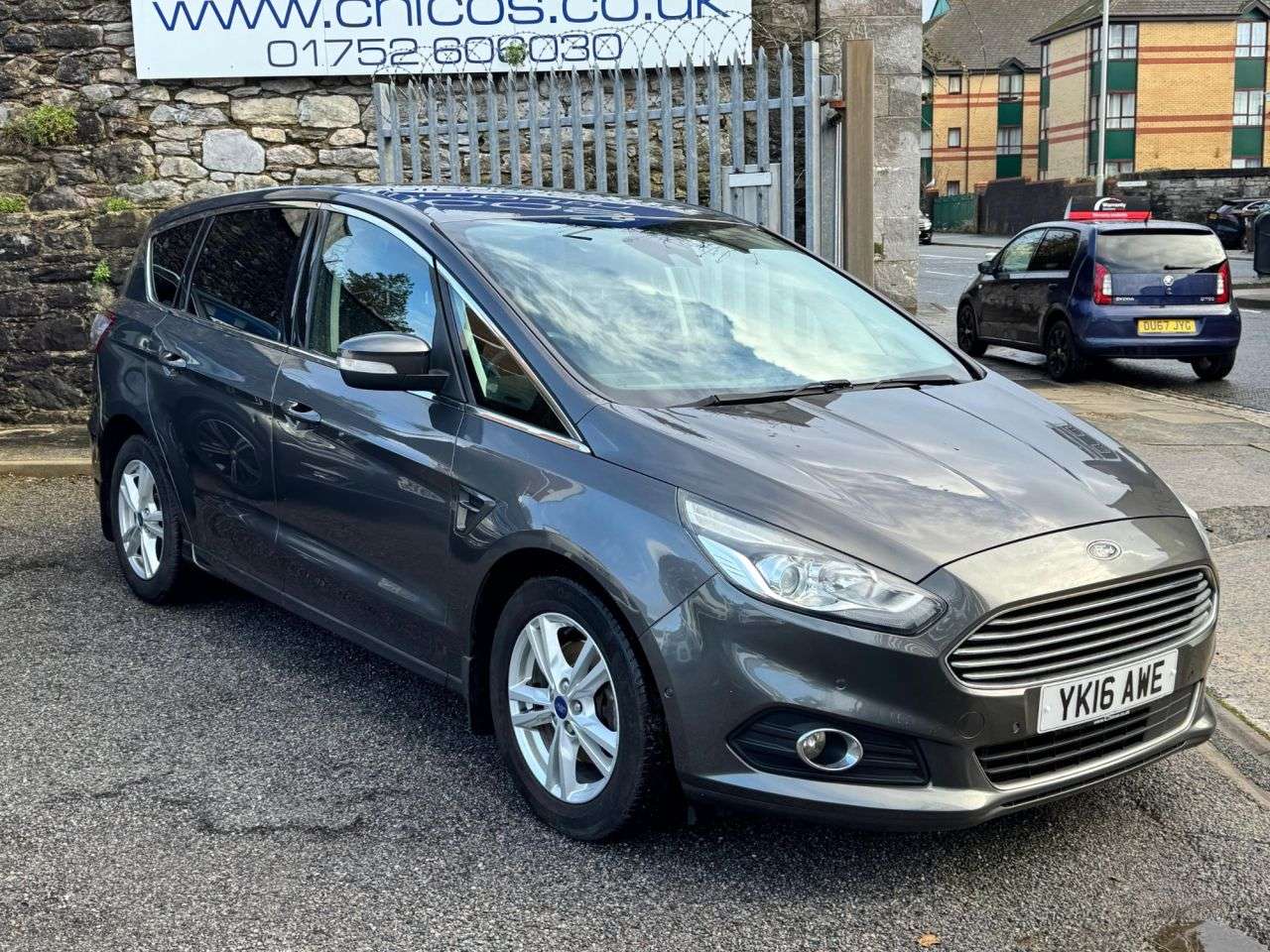 A 2016 FORD S-MAX 2.0 TDCi Titanium MPV 5dr Diesel Manual Euro 6 (s/s) (150 ps) A 2016 FORD S-MAX 2.0 TDCi Titanium MPV 5dr Diesel Manual Euro 6 (s/s) (150 ps)