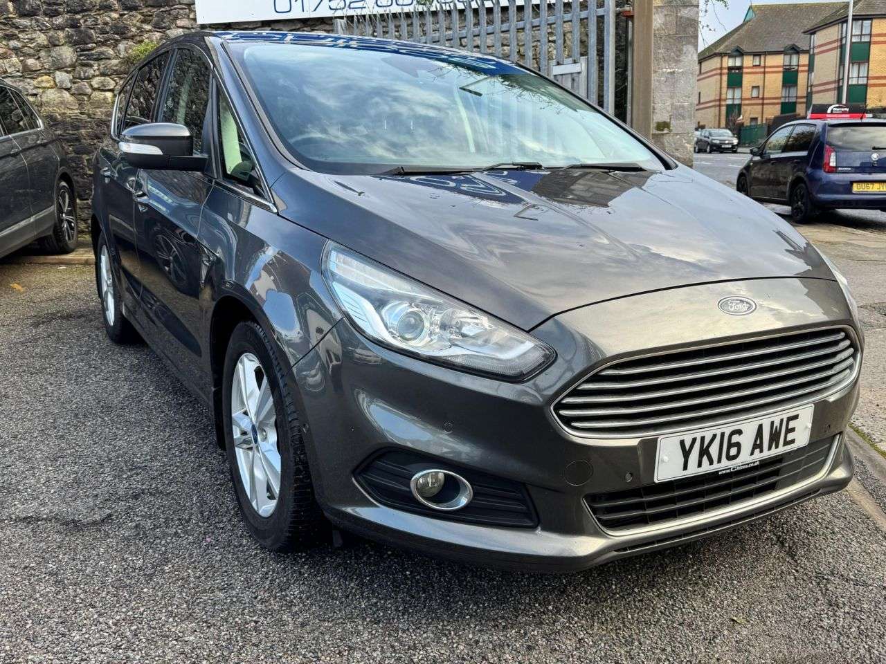 A 2016 FORD S-MAX 2.0 TDCi Titanium MPV 5dr Diesel Manual Euro 6 (s/s) (150 ps) A 2016 FORD S-MAX 2.0 TDCi Titanium MPV 5dr Diesel Manual Euro 6 (s/s) (150 ps)