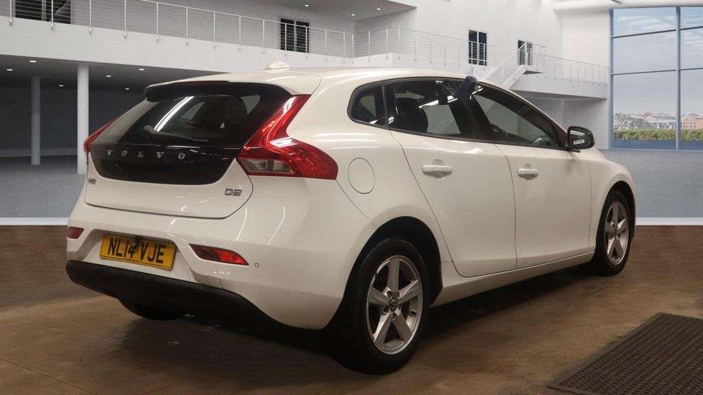2014 VOLVO V40 2014 VOLVO V40