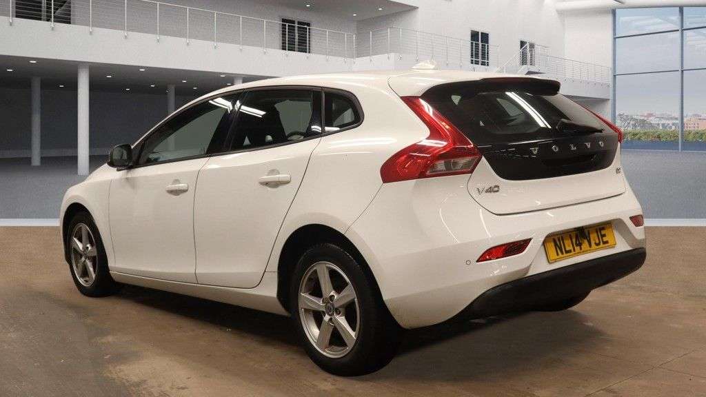 2014 VOLVO V40 2014 VOLVO V40