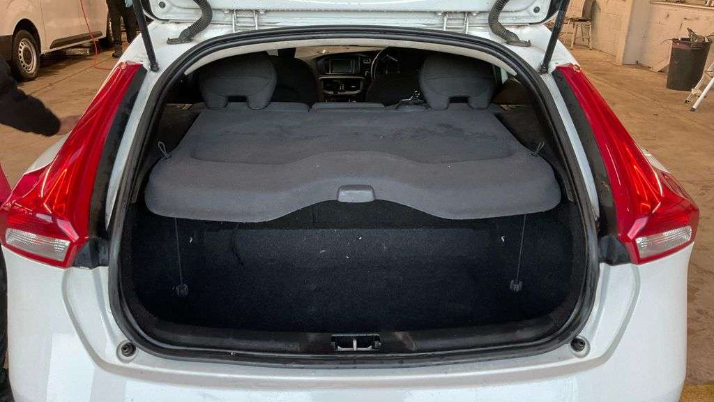 2014 VOLVO V40 2014 VOLVO V40