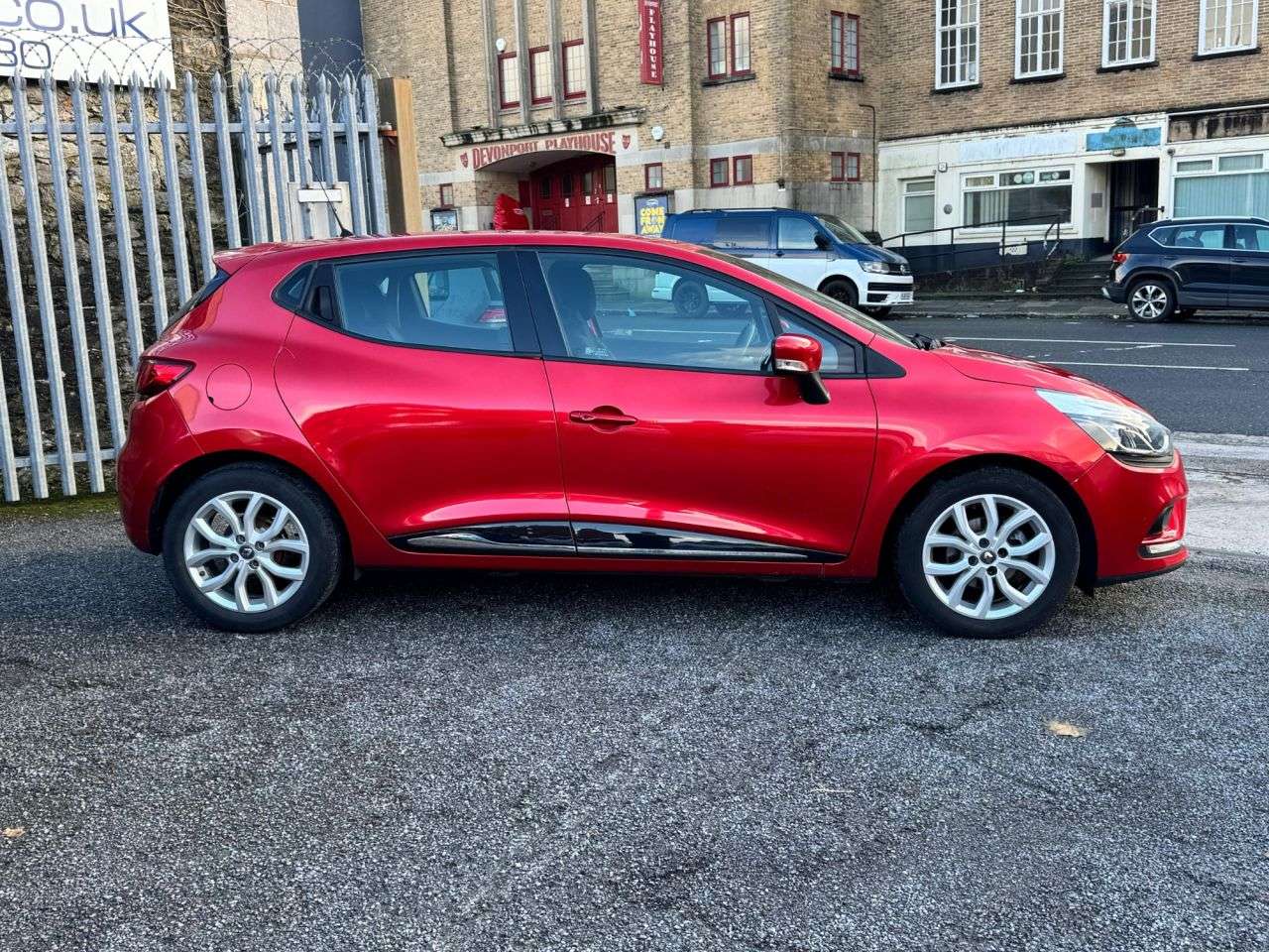 2018 RENAULT CLIO 2018 RENAULT CLIO