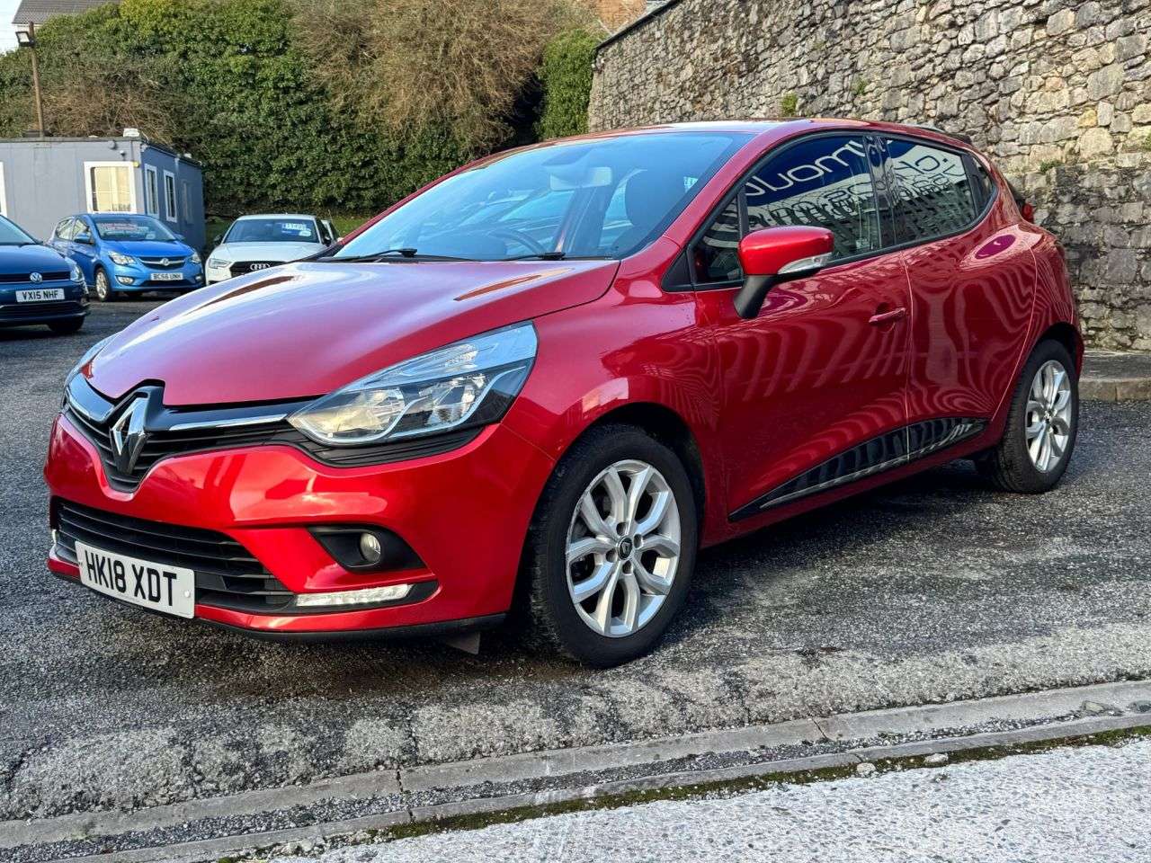 A 2018 RENAULT CLIO 1.2 16V Dynamique Nav Hatchback 5dr Petrol Manual Euro 6 (75 ps) A 2018 RENAULT CLIO 1.2 16V Dynamique Nav Hatchback 5dr Petrol Manual Euro 6 (75 ps)