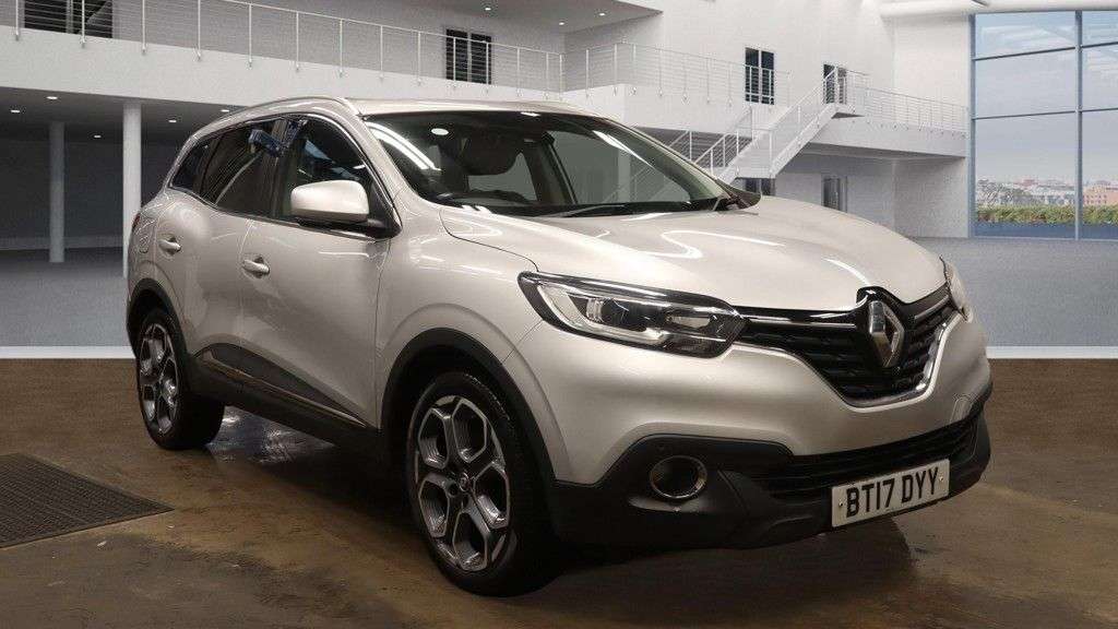 A 2017 RENAULT KADJAR 1.2 TCe Dynamique S Nav SUV 5dr Petrol Manual Euro 6 (s/s) (130 ps) A 2017 RENAULT KADJAR 1.2 TCe Dynamique S Nav SUV 5dr Petrol Manual Euro 6 (s/s) (130 ps)