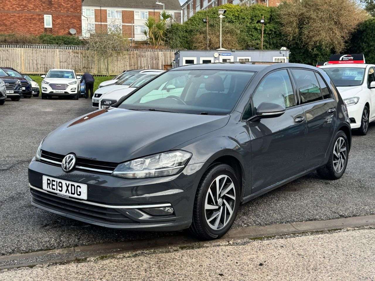 A 2019 VOLKSWAGEN GOLF 1.6 TDI Match Hatchback 5dr Diesel Manual Euro 6 (s/s) (115 ps) A 2019 VOLKSWAGEN GOLF 1.6 TDI Match Hatchback 5dr Diesel Manual Euro 6 (s/s) (115 ps)