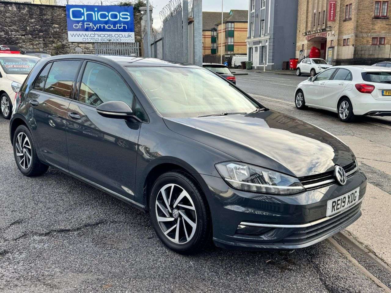 A 2019 VOLKSWAGEN GOLF 1.6 TDI Match Hatchback 5dr Diesel Manual Euro 6 (s/s) (115 ps) A 2019 VOLKSWAGEN GOLF 1.6 TDI Match Hatchback 5dr Diesel Manual Euro 6 (s/s) (115 ps)
