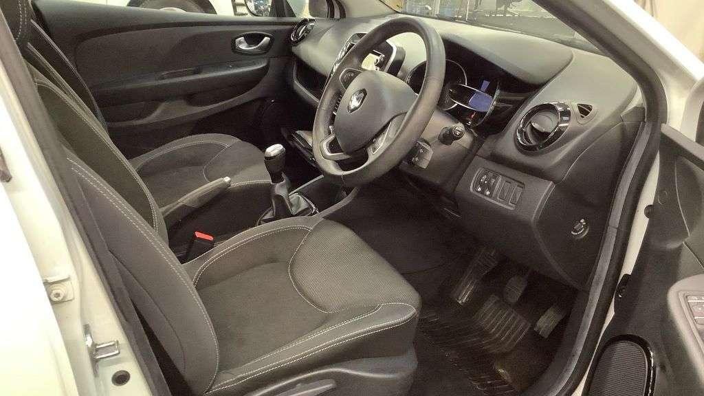2017 RENAULT CLIO 2017 RENAULT CLIO