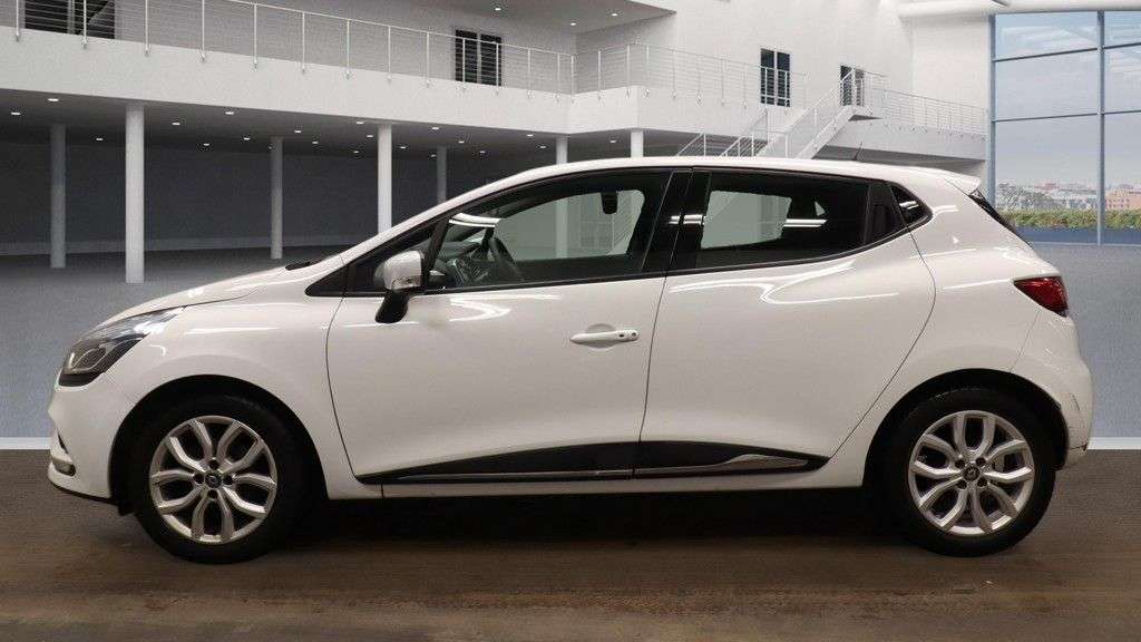 2017 RENAULT CLIO 2017 RENAULT CLIO