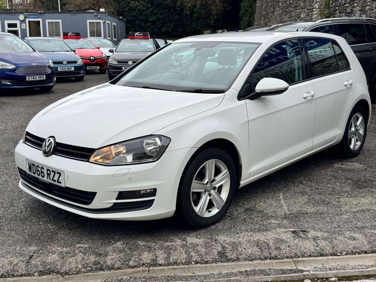 A 2017 VOLKSWAGEN GOLF 1.4 TSI BlueMotion Tech Match Edition Hatchback 5dr Petrol Manual Euro 6 (s A 2017 VOLKSWAGEN GOLF 1.4 TSI BlueMotion Tech Match Edition Hatchback 5dr Petrol Manual Euro 6 (s