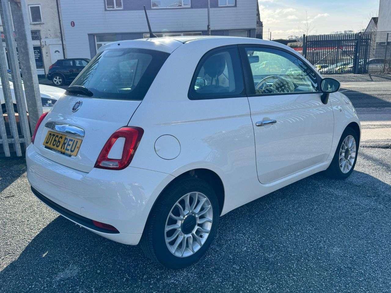 2017 FIAT 500 2017 FIAT 500
