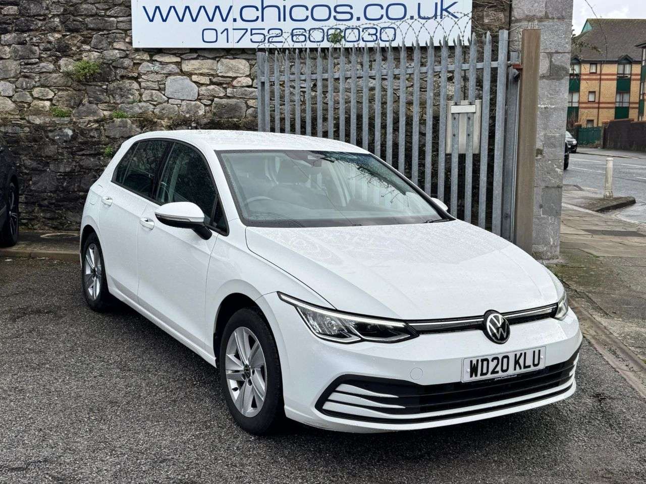 A 2020 VOLKSWAGEN GOLF 1.5 TSI Life Hatchback 5dr Petrol Manual Euro 6 (s/s) (130 ps) A 2020 VOLKSWAGEN GOLF 1.5 TSI Life Hatchback 5dr Petrol Manual Euro 6 (s/s) (130 ps)