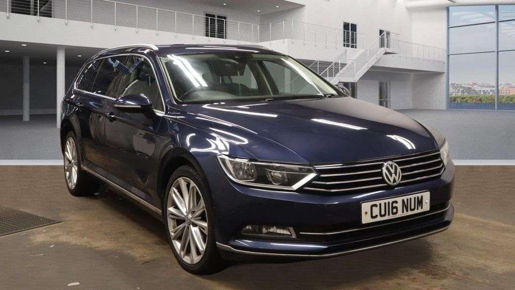 A 2016 VOLKSWAGEN PASSAT 2.0 TDI BlueMotion Tech GT Estate 5dr Diesel DSG Euro 6 (s/s) (150 ps) A 2016 VOLKSWAGEN PASSAT 2.0 TDI BlueMotion Tech GT Estate 5dr Diesel DSG Euro 6 (s/s) (150 ps)