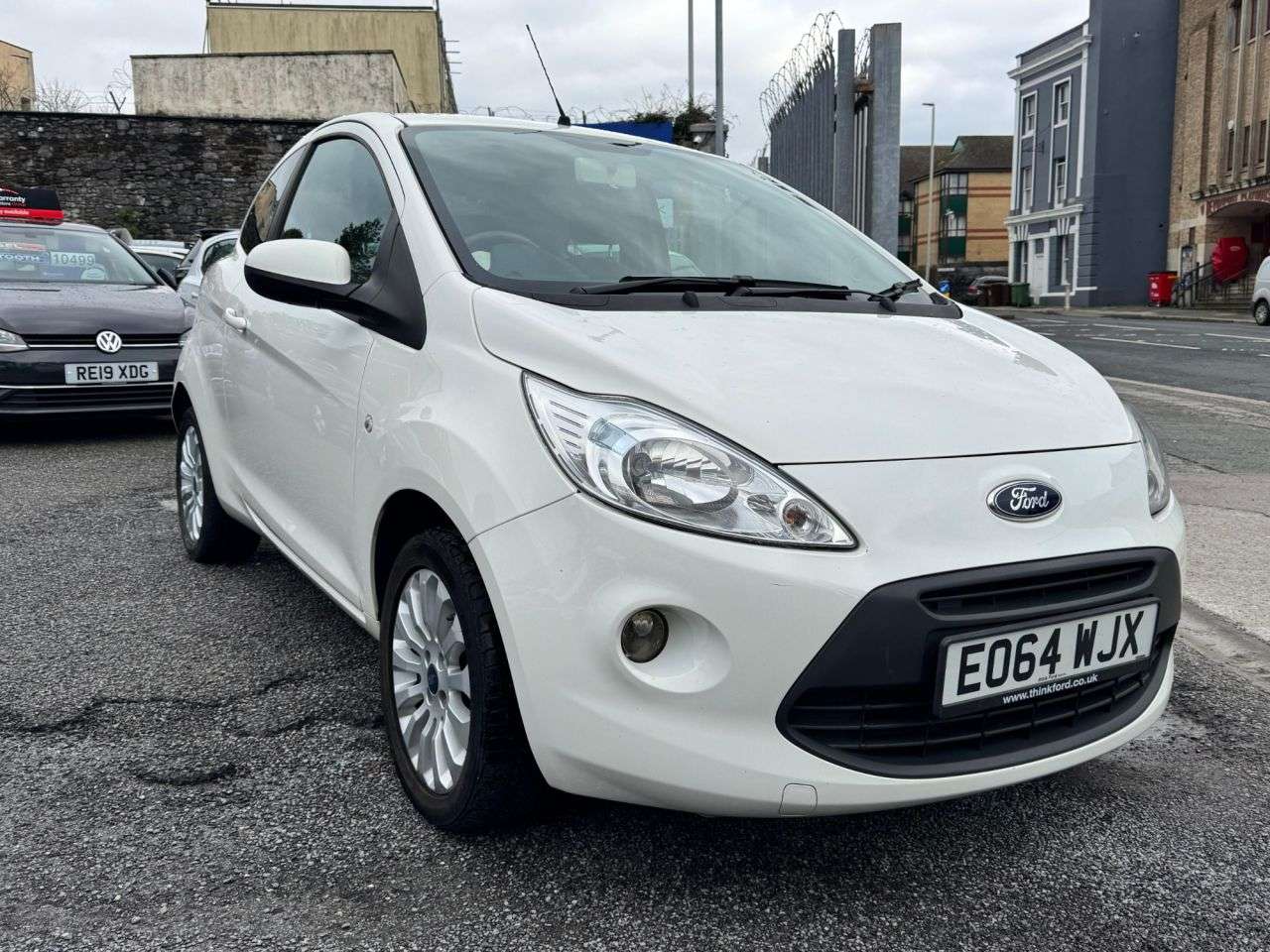 A 2014 FORD KA 1.2 Zetec Hatchback 3dr Petrol Manual Euro 5 (s/s) (69 ps) A 2014 FORD KA 1.2 Zetec Hatchback 3dr Petrol Manual Euro 5 (s/s) (69 ps)
