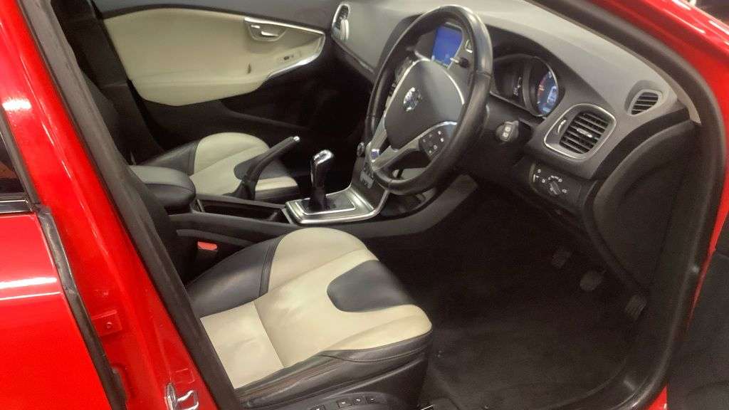 2015 VOLVO V40 CROSS COUNTRY 2015 VOLVO V40 CROSS COUNTRY